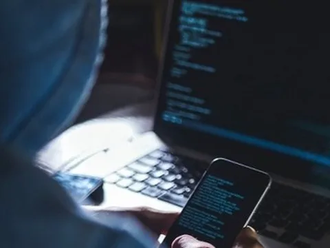 Vào web 'đen' mua đồ chơi tình dục, người đàn ông ở Hà Nội bị lừa gần 2 tỷ đồng