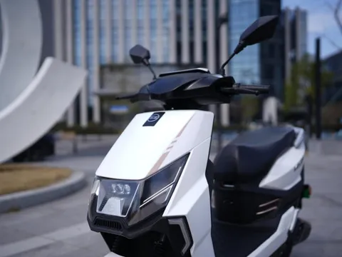 Xe máy điện nhỏ gọn như Vision, giá chỉ 18 triệu đồng, sạc 1 lần đi tới 100 km