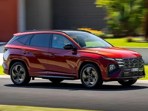 Hyundai Tucson 2025 giảm giá, thêm tính năng, loại bỏ bản 1.6L tăng áp khi khách đổ xô mua hybrid