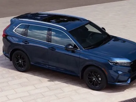 3 xe hybird được lòng khách Việt nhất: Có mẫu giảm 150 triệu đồng, 'ăn' xăng 5,2 lít/100 km