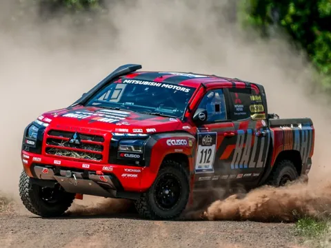 Mitsubishi Triton giành chiến thắng AXCR 2025 sau hơn 2.300km cán đá, vượt lầy, cây đổ