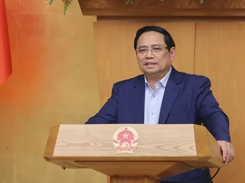 Thủ tướng: Giải quyết dứt điểm chế độ, chính sách cho cán bộ nghỉ việc