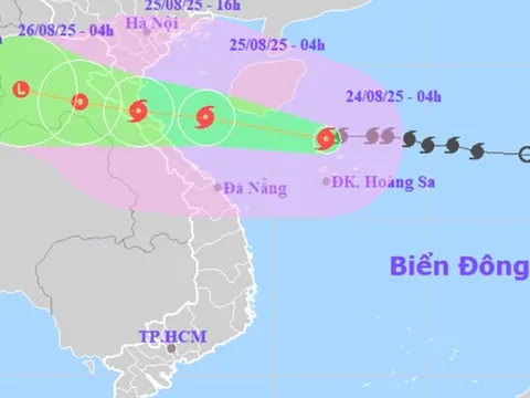 Bão số 5 liên tục tăng cấp, lao nhanh vào miền Trung, có thể gây mưa lớn trên 700 mm