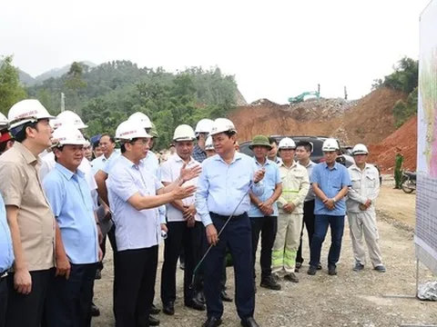 Tập trung máy móc, nhân lực để tăng tốc tiến độ 4 dự án cao tốc trọng điểm phía Bắc