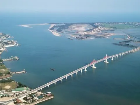 Bão số 5 Kajiki: Cấm lưu thông qua cầu Cửa Hội nối Nghệ An - Hà Tĩnh