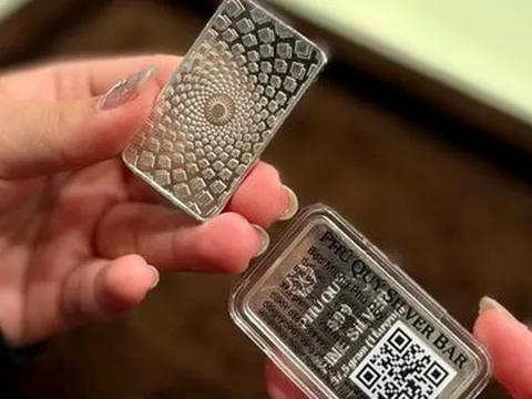 Giá bạc tăng mạnh, tiến sát đỉnh lịch sử