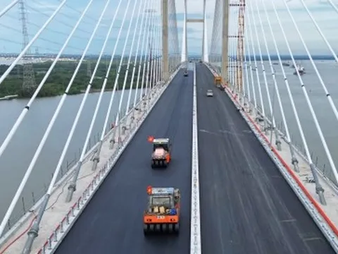 Diện mạo cầu dây văng tĩnh không cao nhất Việt Nam trước ngày về đích