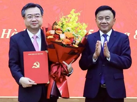 Trao quyết định bổ nhiệm ông Nguyễn Thanh Nghị làm Trưởng Ban Chính sách, chiến lược Trung ương