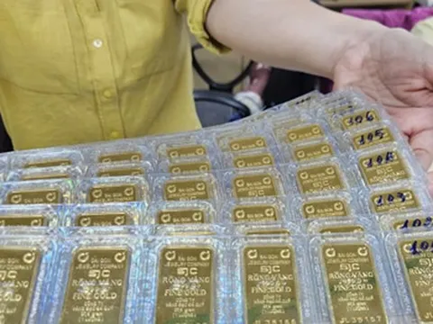 Lời cảnh báo khi mua bán vàng miếng SJC ở "chợ đen"