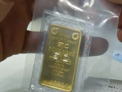 Thị trường vàng có diễn biến lạ sau quyết định xóa độc quyền vàng miếng SJC