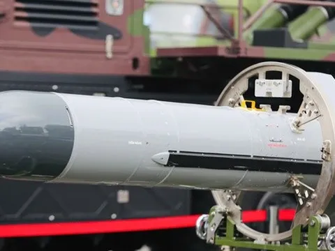 Ngắm dàn tên lửa đối hạm "Sông Hồng", tên lửa S-125-VT tại triển lãm thành tựu đất nước