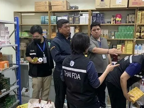 Đột kích 2 căn nhà cho thuê, công an triệt phá đường dây buôn bán mỹ phẩm và thuốc giả, tịch thu hơn 8.000 sản phẩm