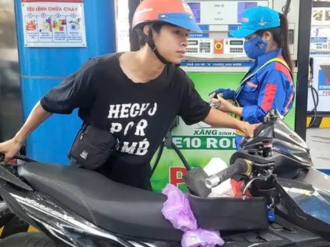 Xăng dầu đồng loạt tăng giá, diesel vượt 18 ngàn đồng/lít