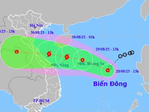 Áp thấp nhiệt đới sắp mạnh thành bão, hướng thẳng vào miền Trung