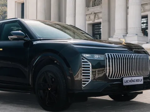 Từ VF8, VF9 mui trần đến Lạc Hồng 900 LX chống đạn, mạ vàng: Những chiếc xe VinFast nào đã xuất hiện trong các sự kiện trọng đại của quốc gia?