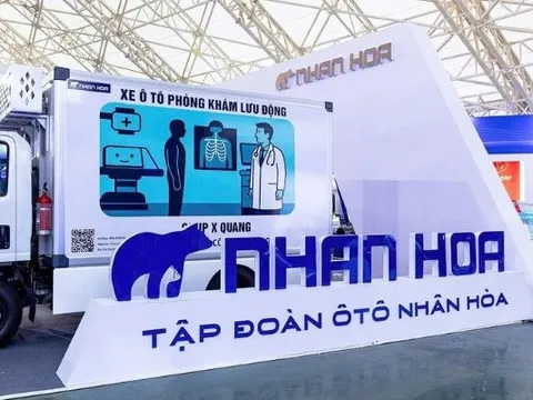 Một công ty mang cả xe ô tô phòng khám lưu động có hệ thống chụp X-quang đến Triển lãm A80