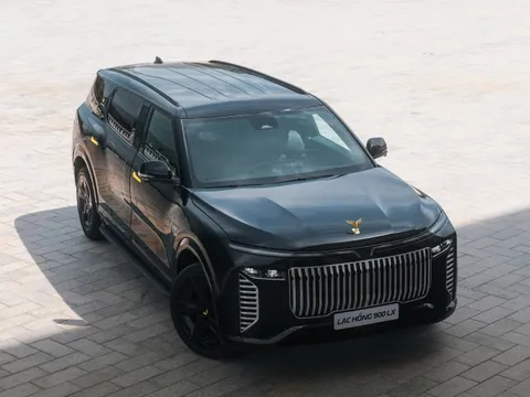 Lạc Hồng 900 LX bản chống đạn nặng hơn 5 tấn, chịu được 440 phát đạn - xịt lốp vẫn di chuyển 80-100 km