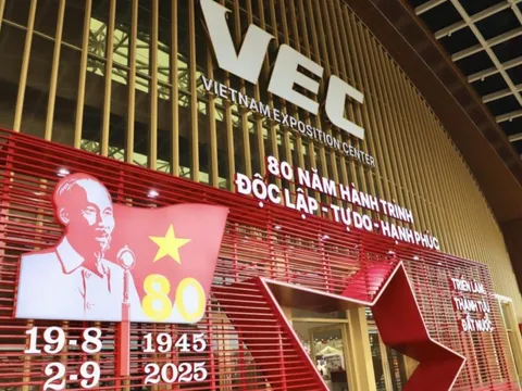 Dấu ấn Vietnam Airlines tại Triển lãm Thành tựu đất nước