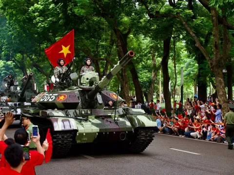 Choáng ngợp hình ảnh Su-30MK2, Yak-130 lần đầu thả bẫy nhiệt và dàn vũ khí, khí tài tại Lễ tổng duyệt A80