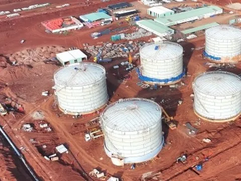 Cận cảnh bồn chứa nhiên liệu sân bay Long Thành tăng tốc về đích