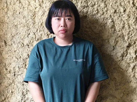 Bắt người phụ nữ lừa đảo bán vé xem diễu binh sự kiện A80