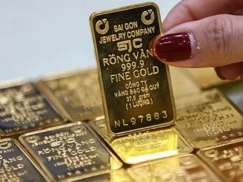 Giá vàng ngày 30/8 lên cao kỷ lục, vượt mốc 130 triệu đồng/lượng