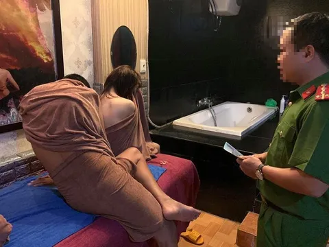 Bắt tạm giam 'ông trùm' mại dâm trá hình Hồ Công Định