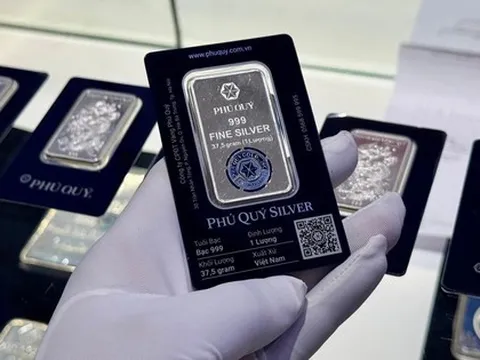 Giá bạc tại Việt Nam lại 'bốc đầu' tăng, đạt đỉnh cao nhất từ trước tới nay