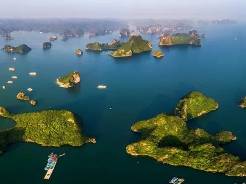 Đặc khu biển đảo cạnh Hà Nội: Vịnh đẹp huyền bí, hạ tầng tỷ đô, khách ùn ùn đổ về