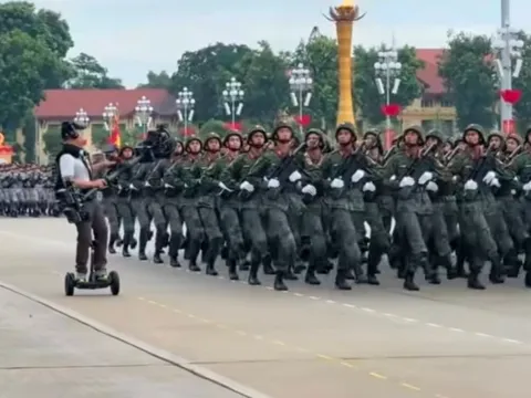 Bí mật đằng sau những cảnh quay “đẹp rụng rời" trong lễ diễu binh A80: Thiết bị tiền tỷ, không hề đơn giản