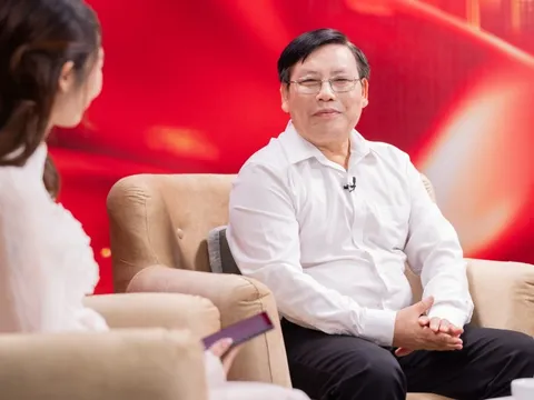 Nhiệm vụ của người trẻ là dạy cho người cao tuổi cách dùng smartphone và internet: người già vẫn có nhu cầu học chứ!