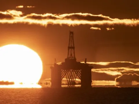 Không phải Nga, Mỹ vừa mạnh tay trừng phạt mạng lưới vận chuyển dầu thô của một quốc gia châu Á: Nỗ lực cắt đứt nguồn thu, Trung Quốc đang là khách hàng lớn nhất