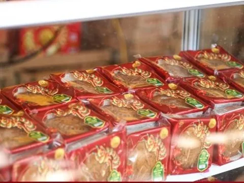 Đón rằm tháng Bảy, bánh trung thu lên kệ sớm