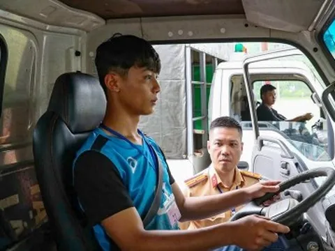 Quyết định giảm 30% lệ phí đăng ký xe, rút ngắn thời gian cấp giấy phép lái xe