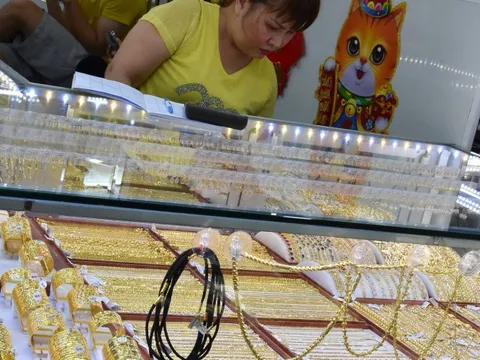 Giá vàng hôm nay 6-9: Tăng tốc lên đỉnh cao mới