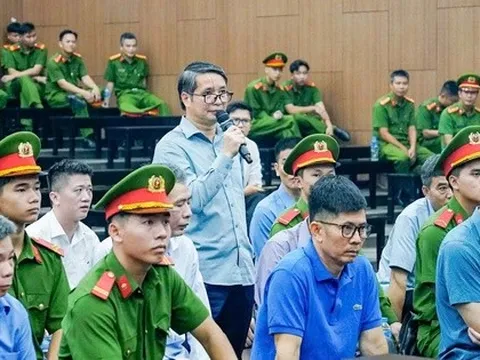 Cựu phó chủ nhiệm Văn phòng Quốc hội: Làm trợ lý, thư ký có những rủi ro không thể lường trước
