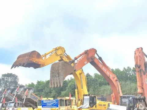 Cao tốc 8.500 tỷ khởi công gần 1 tháng, nhưng chưa có... mặt bằng thi công