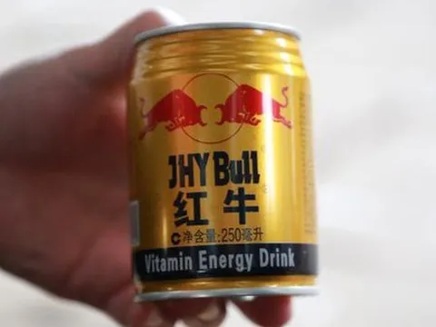 Nhận tin mật rồi đột kích 5 xưởng sản xuất quy mô lớn, công an triệt phá đường dây nước ngọt Red Bull giả, tịch thu hơn 160.000 lon quy mô 111 tỷ đồng