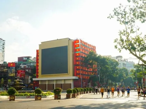 Quảng trường Đông Kinh Nghĩa Thục chưa hoàn thiện, tiếp tục được chỉnh trang trong phân kỳ hai