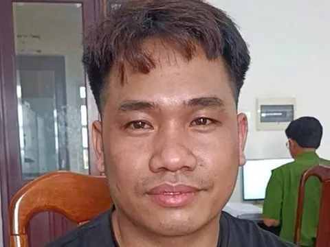 Huỳnh Nguyễn Duy và Phùng Văn Khỏe ra đầu thú