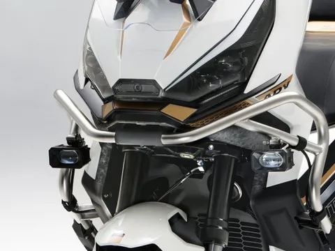 Ở Việt Nam có xe tay ga cốp rộng gấp rưỡi Lead, đầy bình đi 500 km, động cơ khỏe hơn của Honda, Yamaha