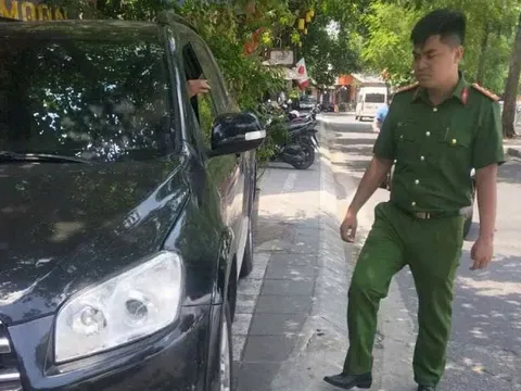 Hà Nội: Tranh cãi chỗ đỗ xe, nữ chủ quán cà phê nguy kịch sau ẩu đả