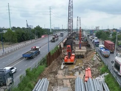 Loạt dự án ở TP.HCM chậm tiến độ, có công trình 10 năm vẫn chưa về đích