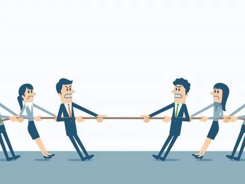 Tại sao nhà đầu tư nên chú ý đến tỷ lệ sở hữu cổ đông lớn và cổ đông nội bộ của doanh nghiệp?