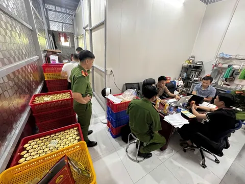 Bí mật kinh hoàng bên trong gần 38.000 lọ nước yến thành phẩm tại xưởng sản xuất ở Đà Nẵng