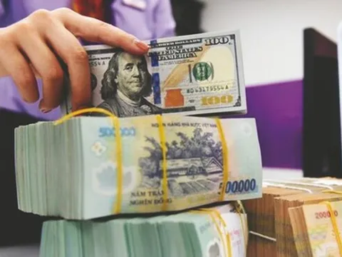 Vì sao tỷ giá USD và lãi suất tiết kiệm chịu áp lực tăng?