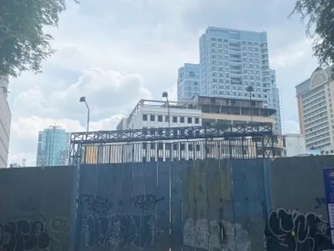 Sau 10 năm bất động, khu đất 'vàng' 4 mặt tiền trung tâm TP.HCM co người thuê