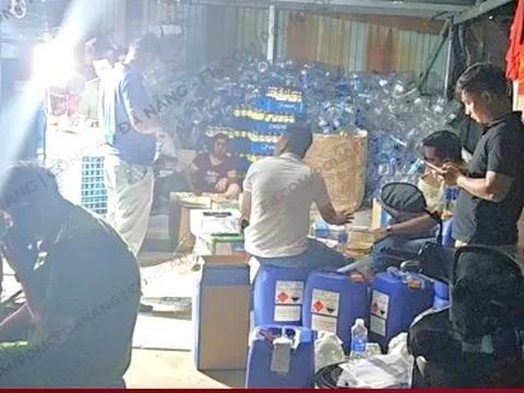 Hãi hùng hơn 30.000 lít giấm độc hại suýt tuồn ra thị trường ở Đà Nẵng