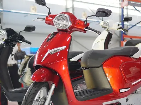 Xe máy điện gây sốt khi giảm giá còn 25 triệu: Ngoại hình đẹp, pin chạy 112km thách thức xe xăng