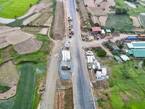 Sơn Hải xin cắm bảng “bảo hành 10 năm” trên tuyến cao tốc Hoài Nhơn – Quy Nhơn